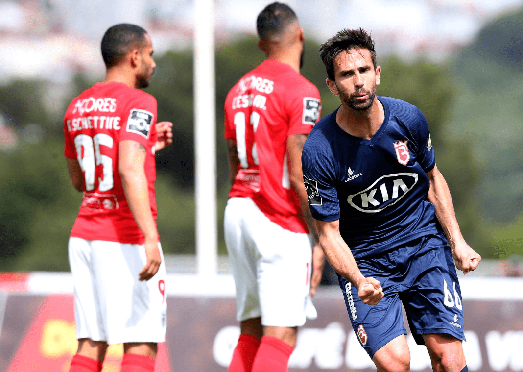 关于尼斯客场抢分，暂居积分榜前列的信息