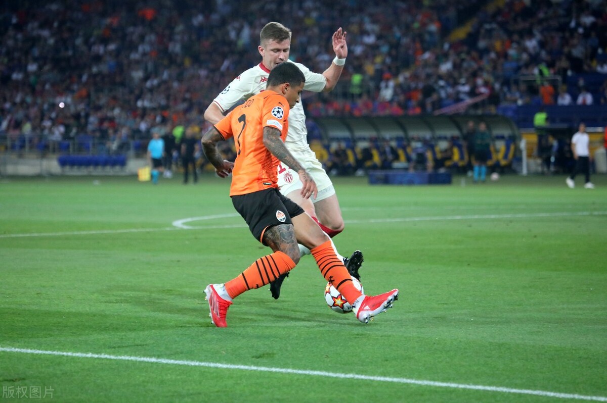 雷火电竞app-摩纳哥惨遭惨败，降入降级区