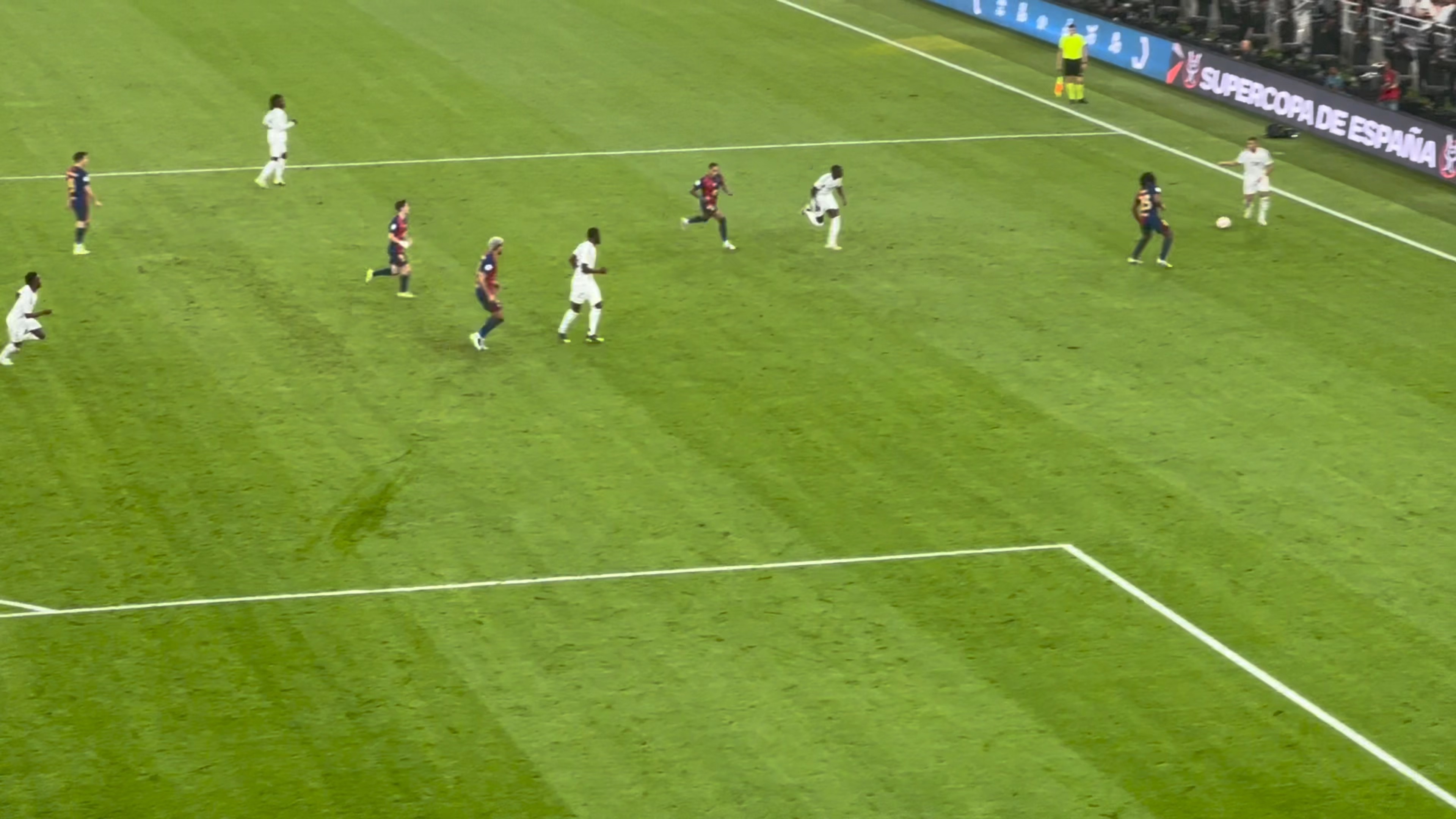 雷火电竞app-曼联客场挑战西班牙豪门巴塞罗那