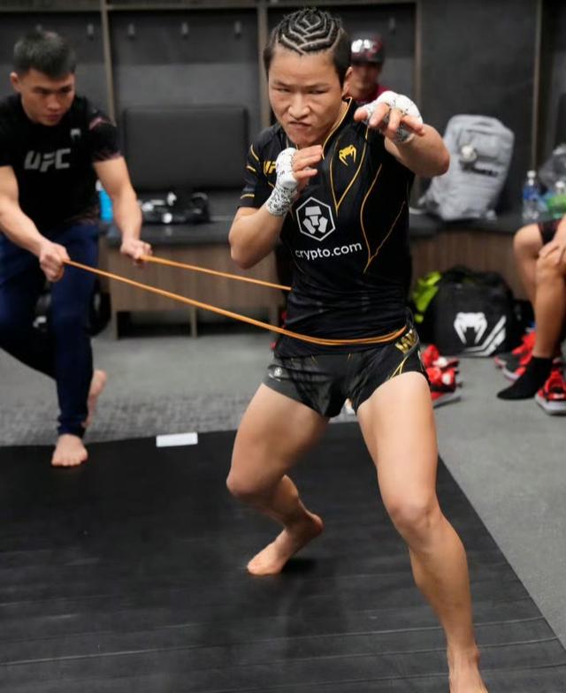 雷火电竞主播-意大利队不负众望：实力碾压对手，轻松取得三连胜的简单介绍