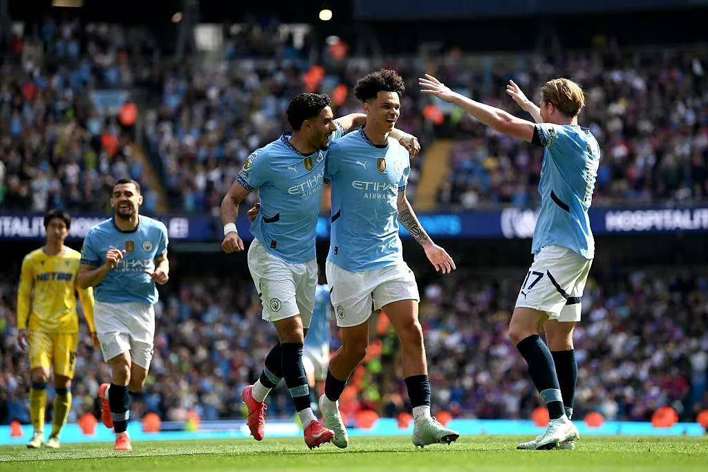 曼城逆袭，连番获胜登上榜首
