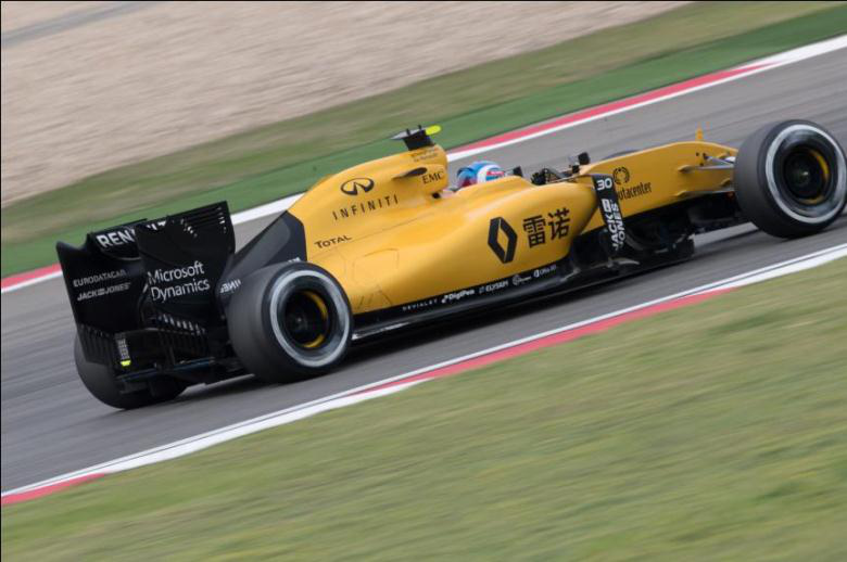 雷火电竞官网-雷诺车队险胜梅赛德斯，塞恩斯刷新纪录的简单介绍