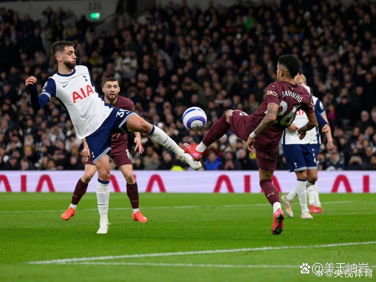 曼联绝杀英格兰，格纳布里带队取胜