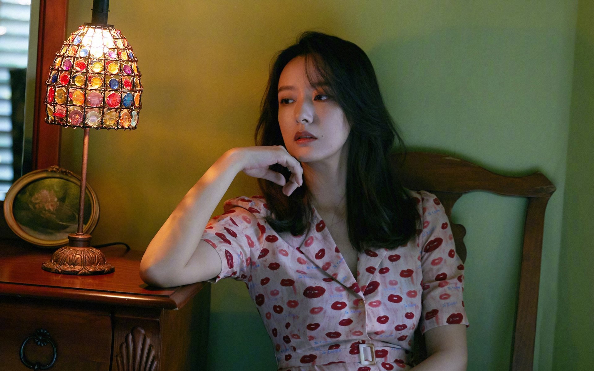 雷火电竞下载-灯影赛道，当足球诗人格列兹曼遇上钢铁轰鸣的夜